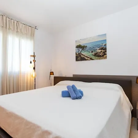 Apartment Punta Prima By Interhome شقة *